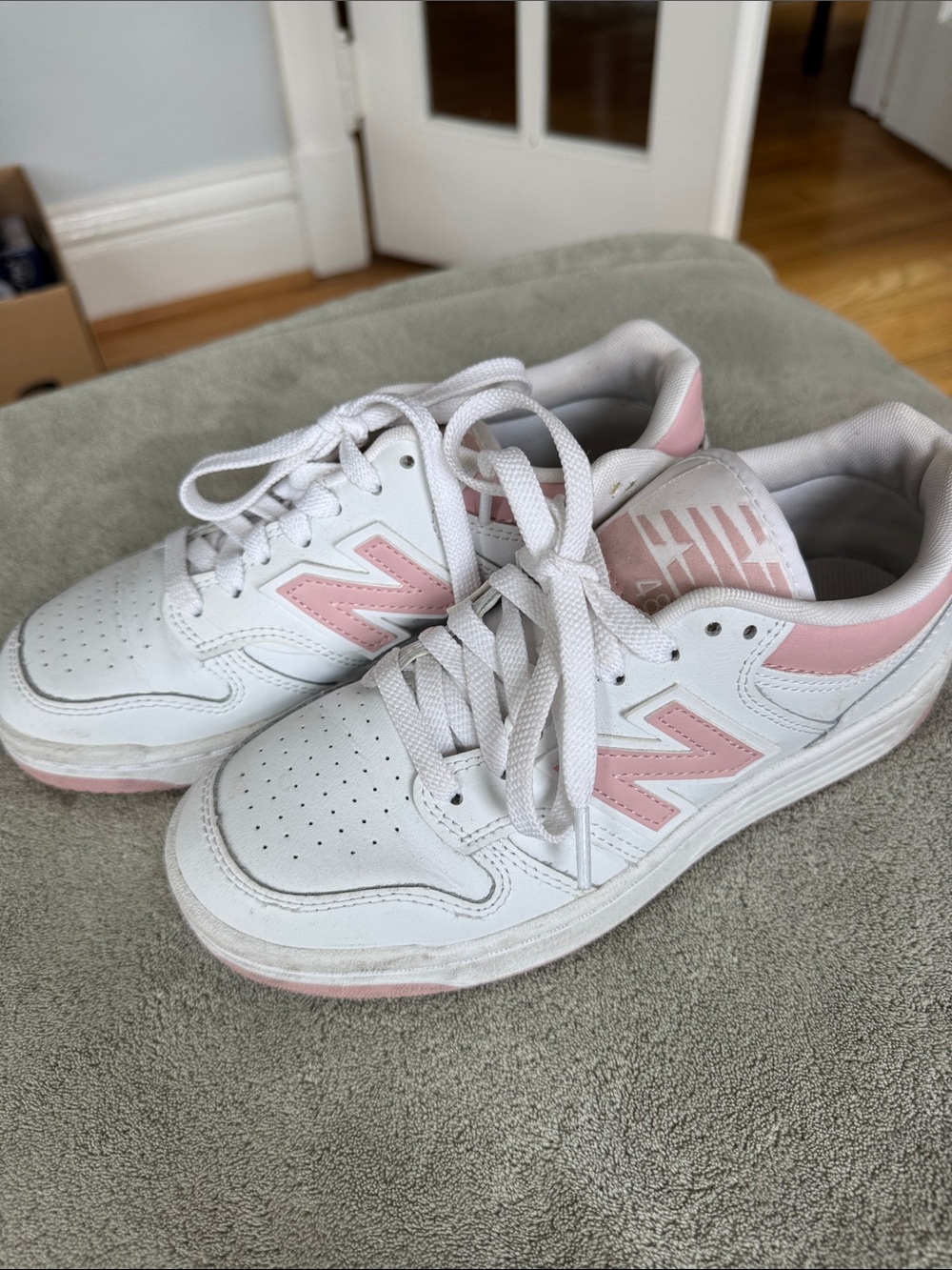 New Balance White and Light Pink Women's Low-Top Sneakers